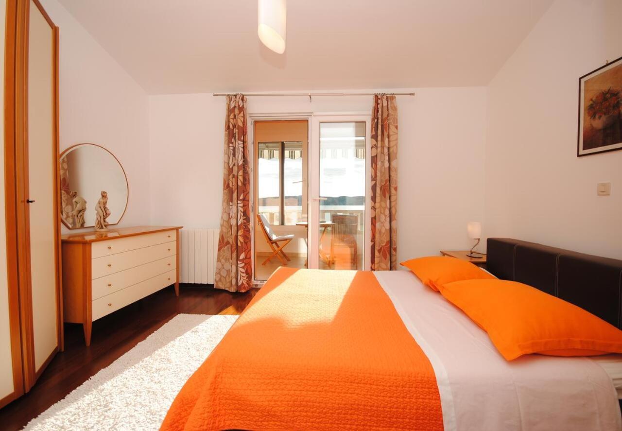 Seaview Luxury Apartment "Lucy" With Terrace & Vintage Summer Kitchen 트로기르 외부 사진